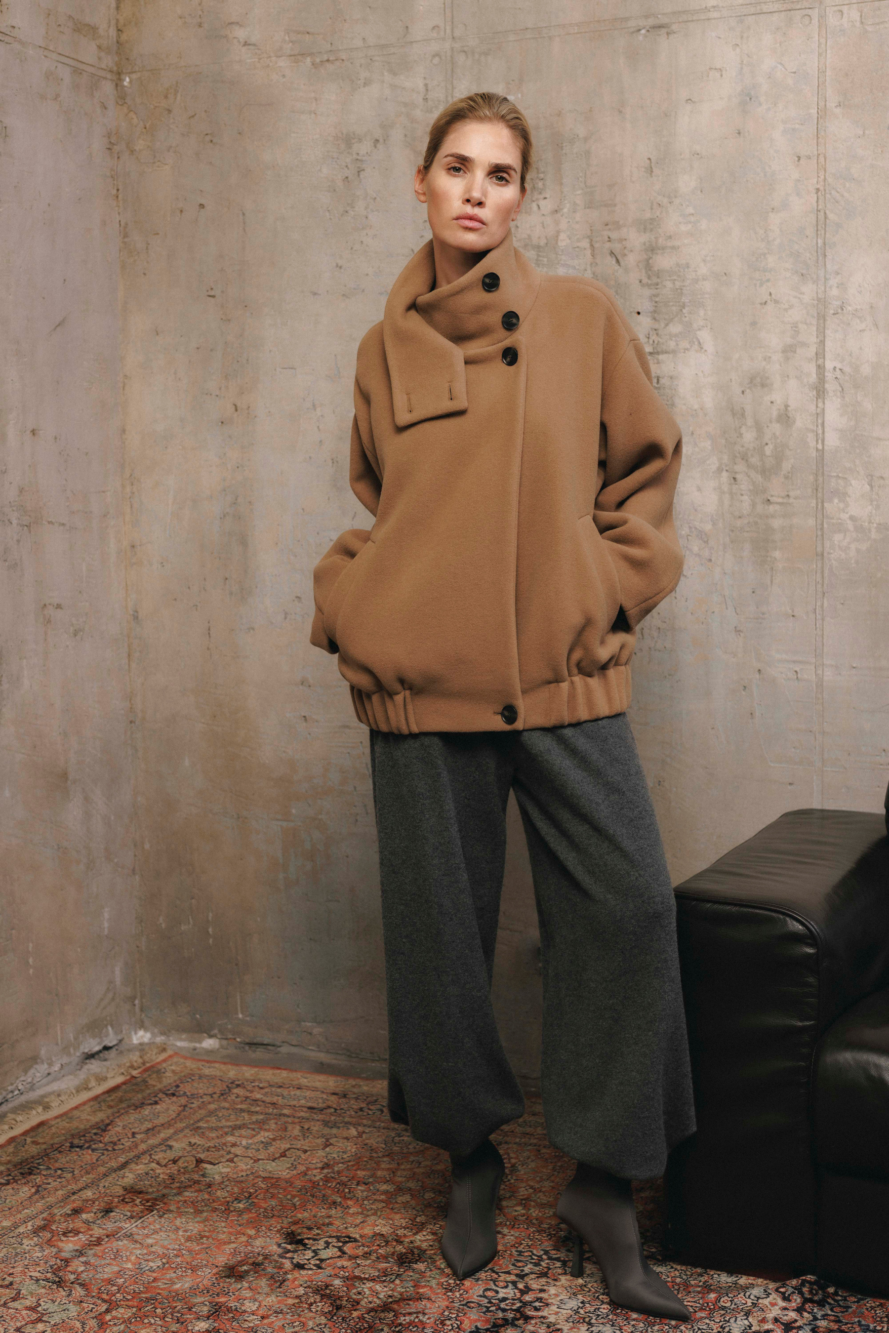 clap bomber | unlabel Women's clothing fashion. clap bomber from unlabel fw 26/27 collection. Minimalist style, modern design, premium quality womenswear. Made in Lithuania.