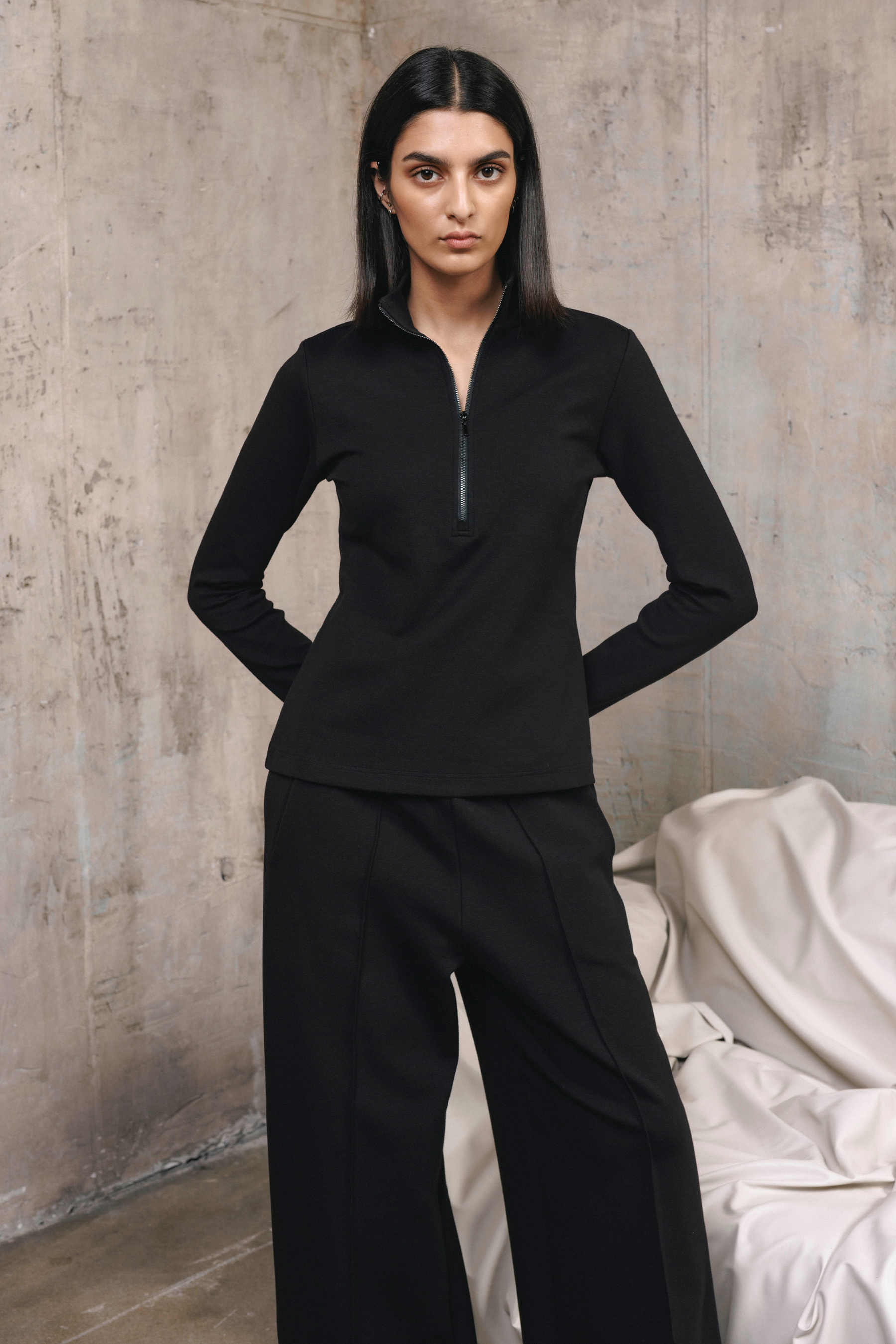 demi1 zip top | unlabel Women's clothing fashion. demi1 zip top from unlabel fw 26/27 collection. Minimalist style, modern design, premium quality womenswear. Made in Lithuania.