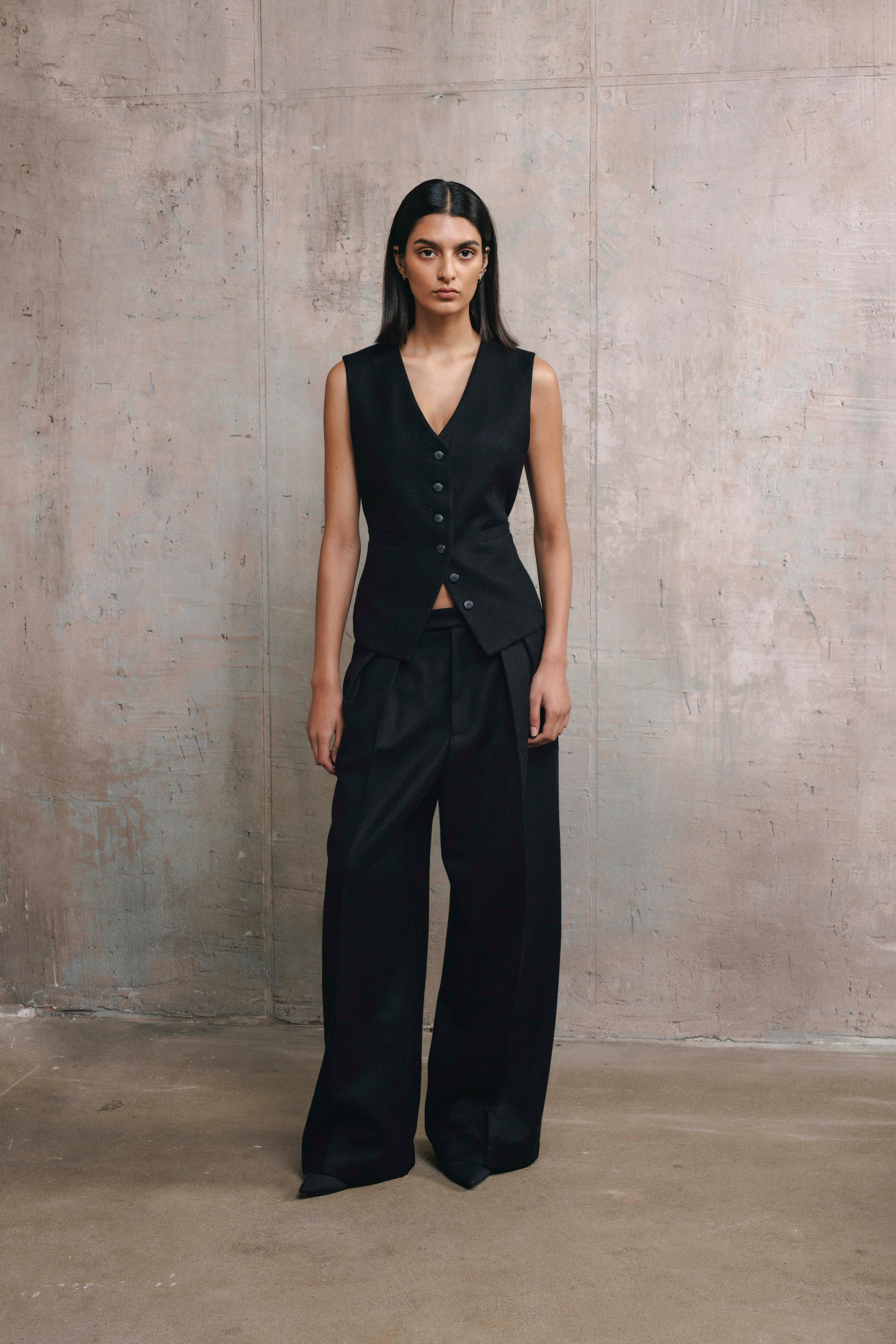 loop2 pants | unlabel Women's clothing fashion. loop2 pants from unlabel fw 26/27 collection. Minimalist style, modern design, premium quality womenswear. Made in Lithuania.
