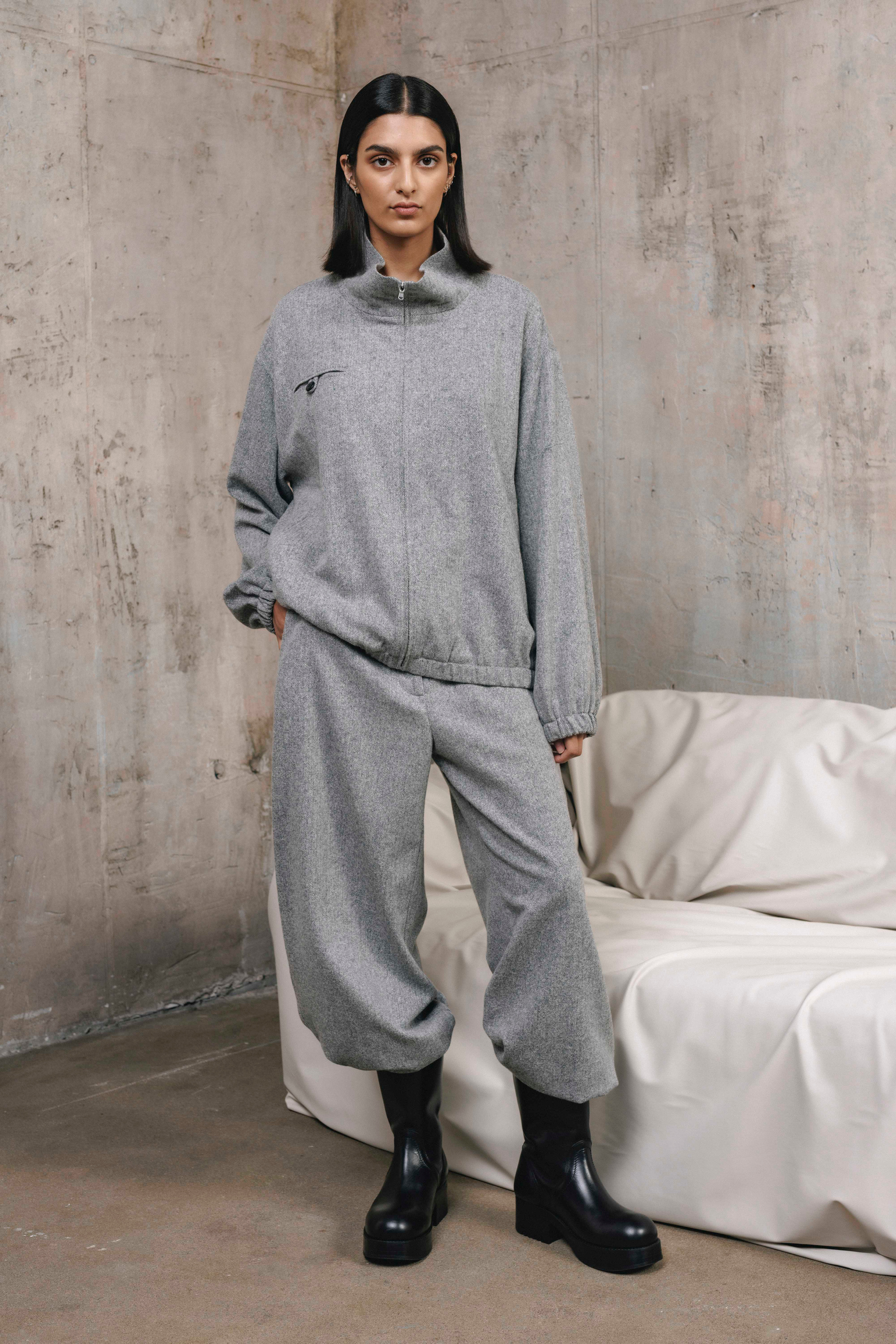mica1 bomber | unlabel Women's clothing fashion. mica1 bomber from unlabel fw 26/27 collection. Minimalist style, modern design, premium quality womenswear. Made in Lithuania.