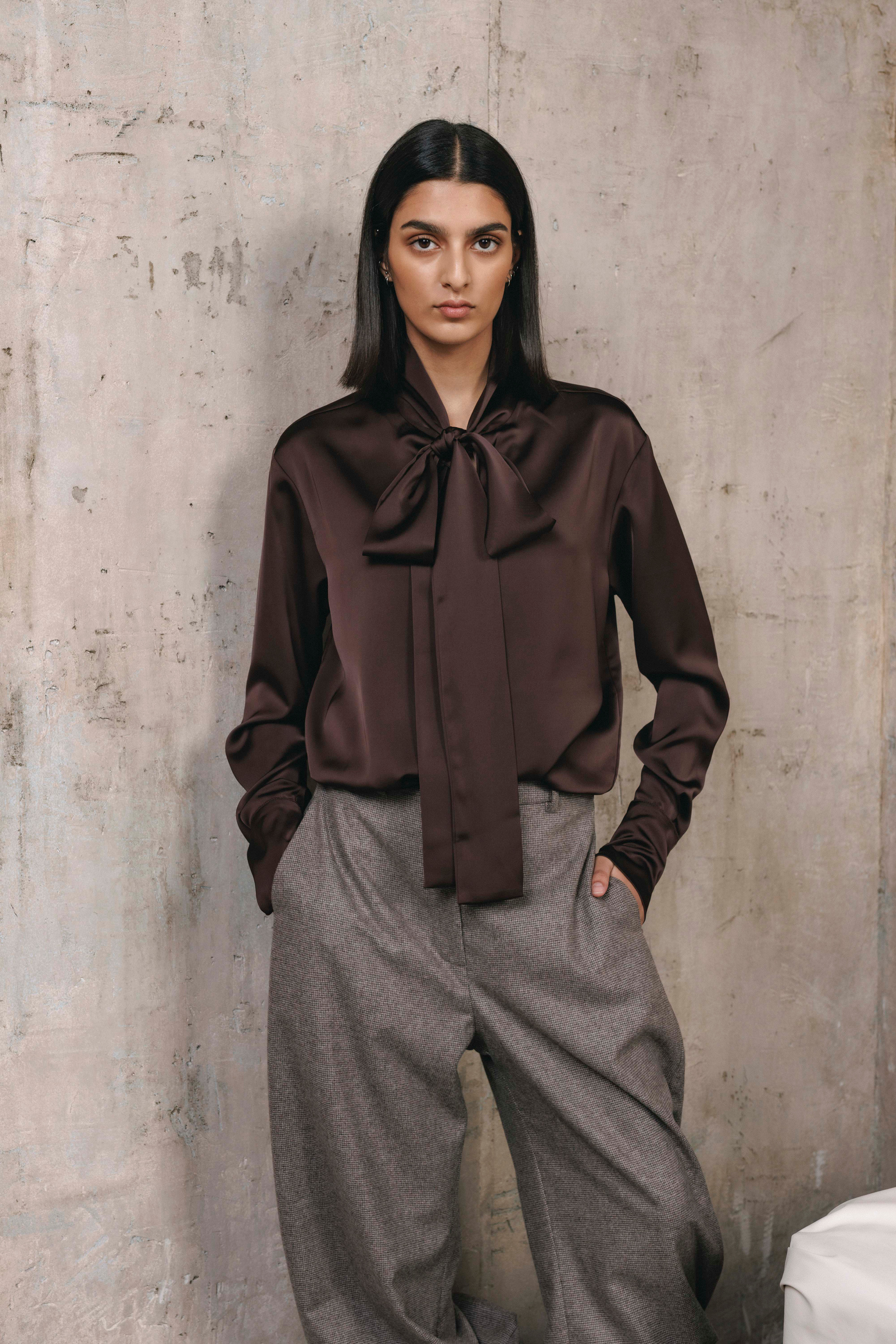 roll1 shirt | unlabel Women's clothing fashion. roll1 shirt from unlabel fw 26/27 collection. Minimalist style, modern design, premium quality womenswear. Made in Lithuania.