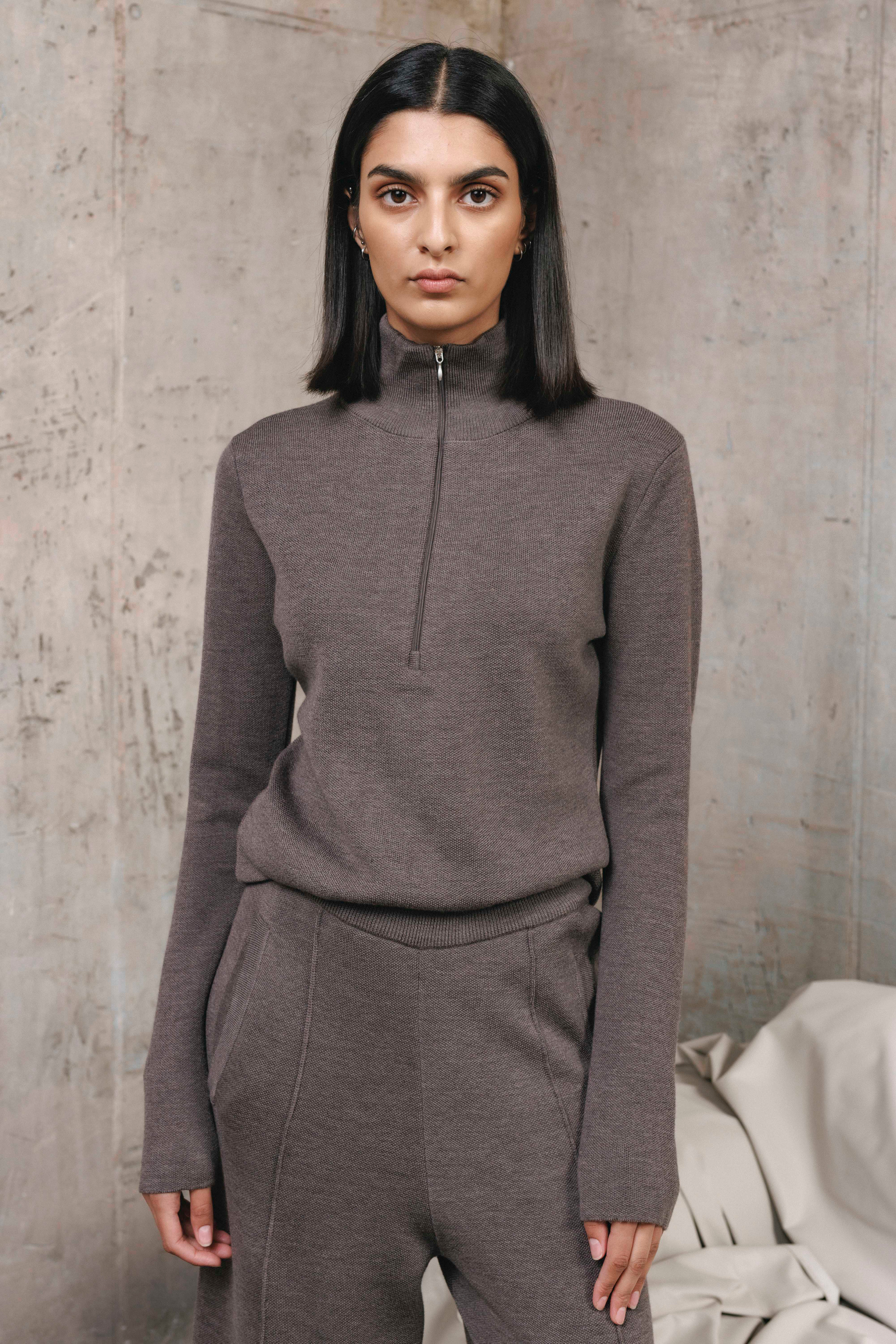 roll1 sweaterzip | unlabel Women's clothing fashion. roll1 sweaterzip from unlabel fw 26/27 collection. Minimalist style, modern design, premium quality womenswear. Made in Lithuania.